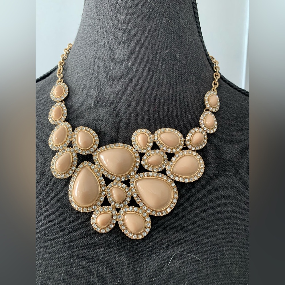 Elegant Gold and Cream Statement Necklace